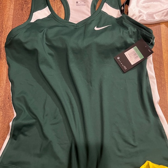 Nike Women’s XL Activewear Bundle lot 3 pieces NEW - Picture 8 of 9